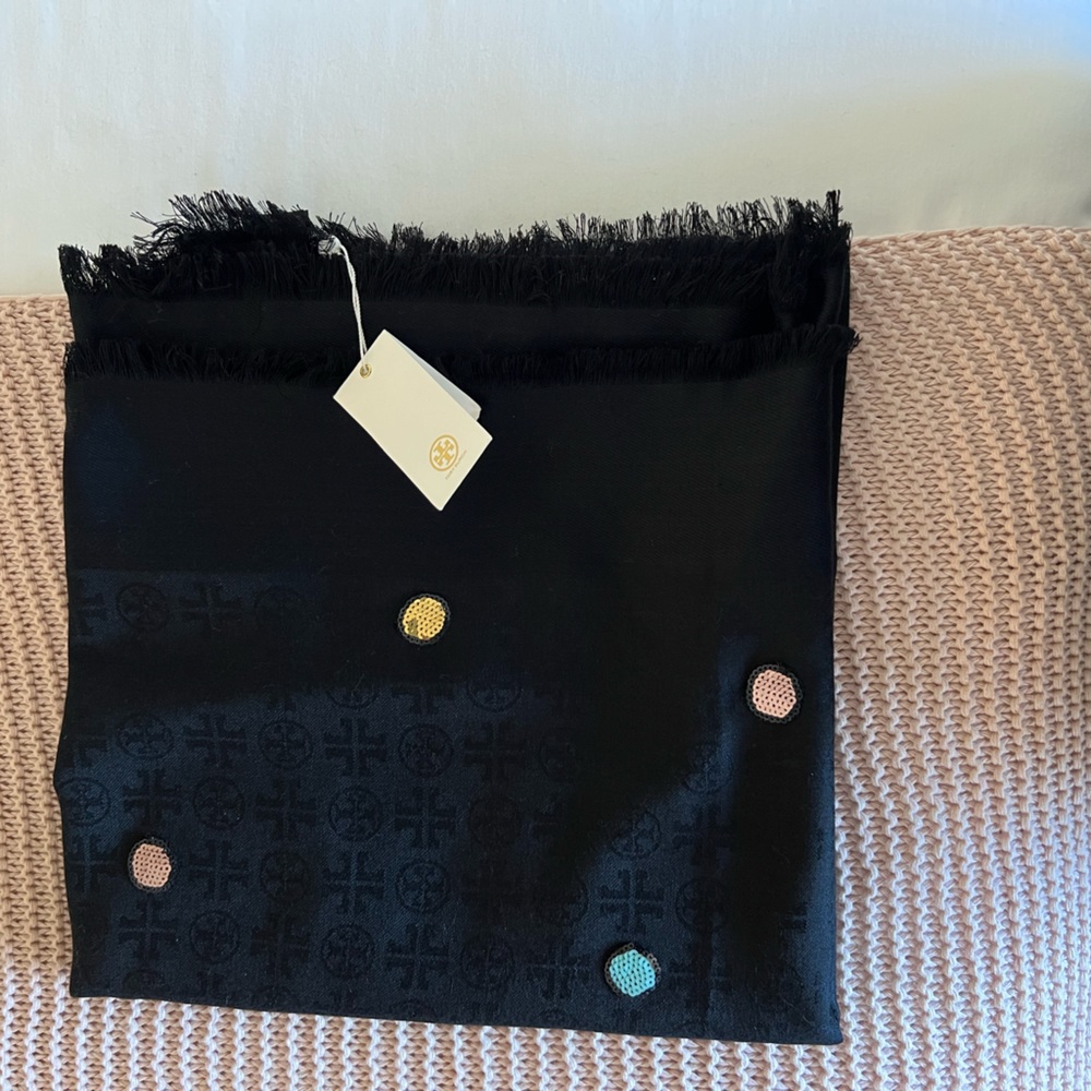 TORY BURCH EMBELLISHED LOGO JACQUARD TRAVELER SCARF